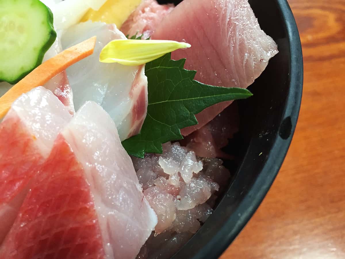 静岡 下田 旬の味ごろさや|海鮮丼ぶり