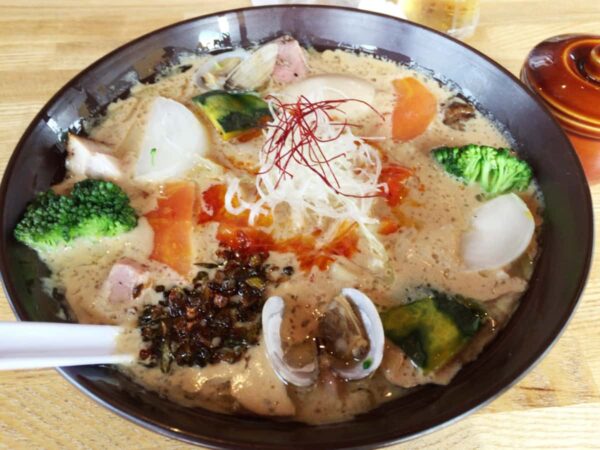 山梨 山中湖 湖麺屋 リールカフェ 　野菜と有機豆乳の味噌ラーメン ほうとう仕立て