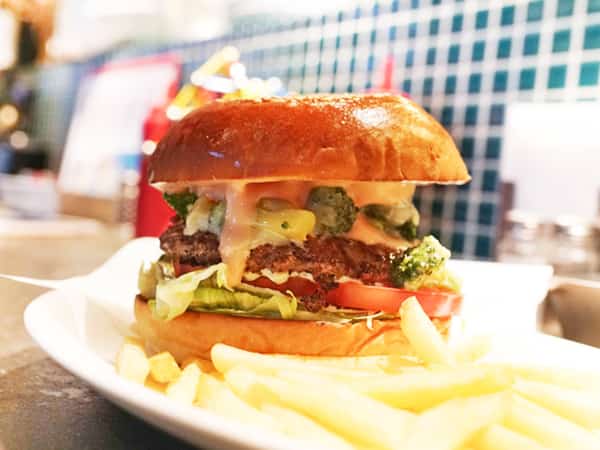 Authentic|女子グルメバーガー部