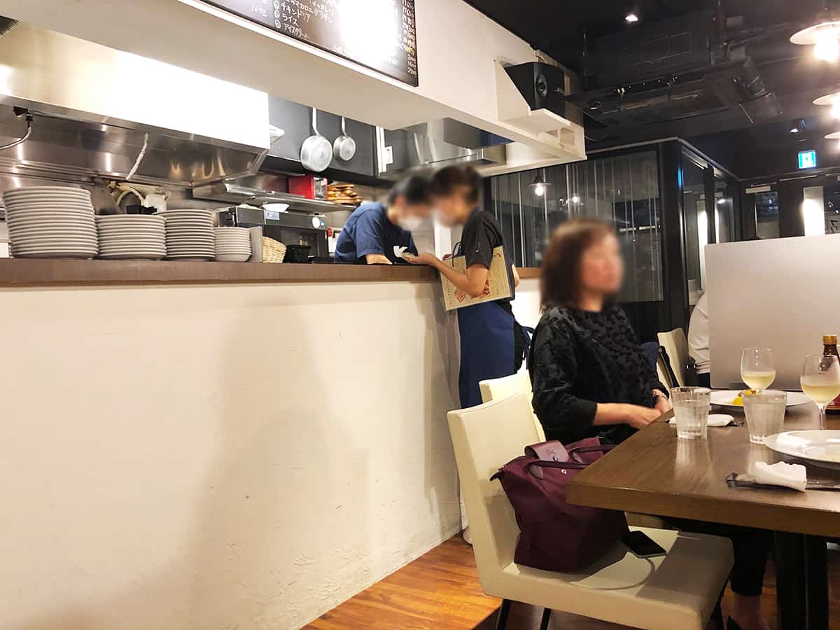 店内|東京 小石川 洋食・ワイン フリッツ