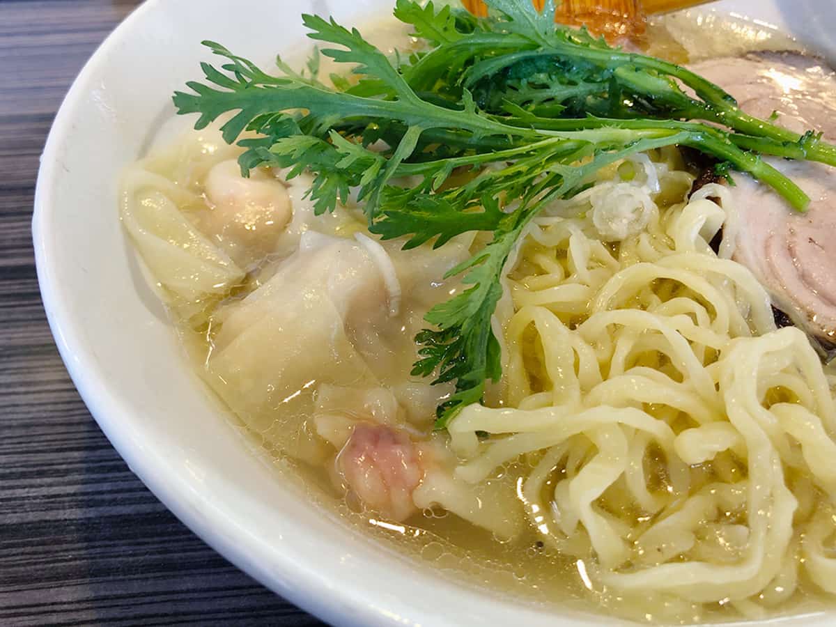 海老ワンタン入り塩らー麺|神奈川 厚木 らー麺 ​厚木 本丸亭