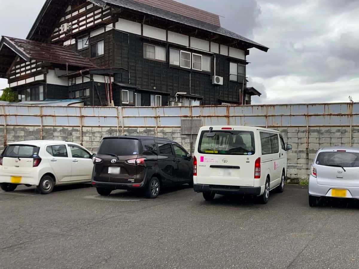 駐車場|新潟 十日町 天池家