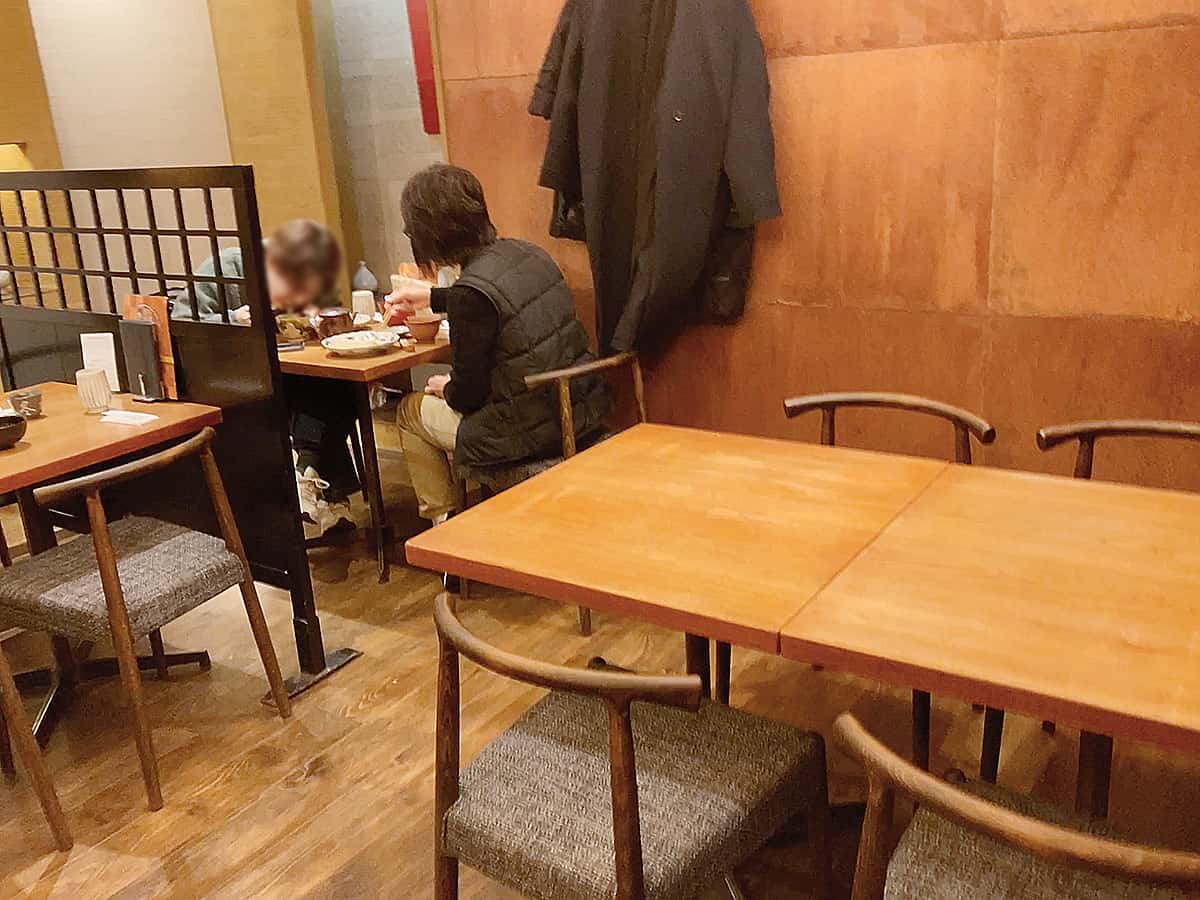 テーブル席|東京 銀座 蕎麦 流石