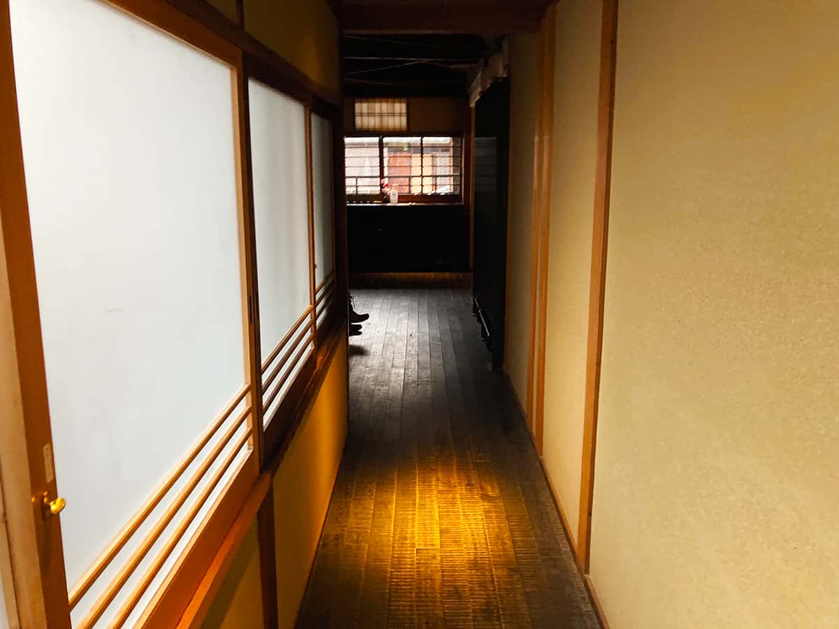 廊下|京都 二寧坂 スターバックスコーヒー 京都二寧坂ヤサカ茶屋店