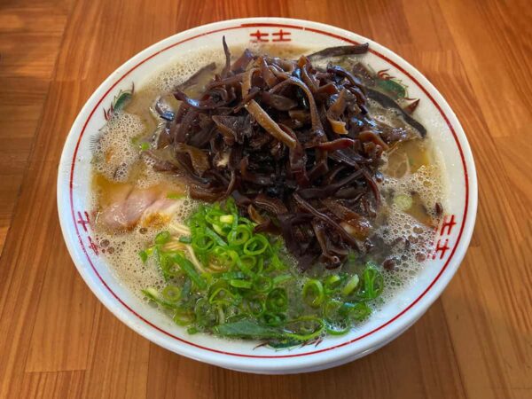 群馬の人気ラーメン店から独立した熊谷にある豚骨ラーメン専門店「豚骨らーめん てっちゃん」