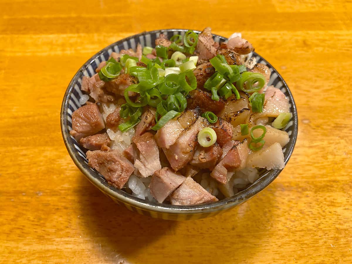 炙りチャーシュー丼|豚骨らーめん れん