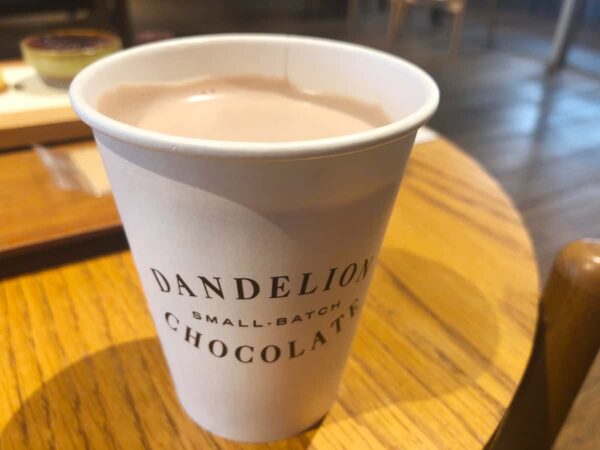 東京 蔵前 ダンデライオン・チョコレート ファクトリー&カフェ蔵前 (DANDELION CHOCOLATE)｜クラマエホットチョコレート