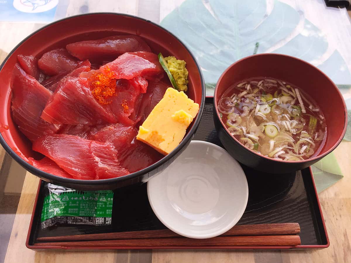 東京 勝どき マグロ卸のマグロ丼の店|てんこ盛マグロ丼