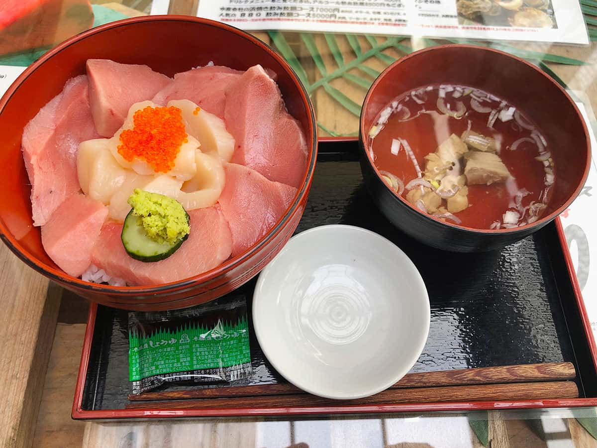 東京 勝どき マグロ卸のマグロ丼の店|鮪とホタテの2色丼