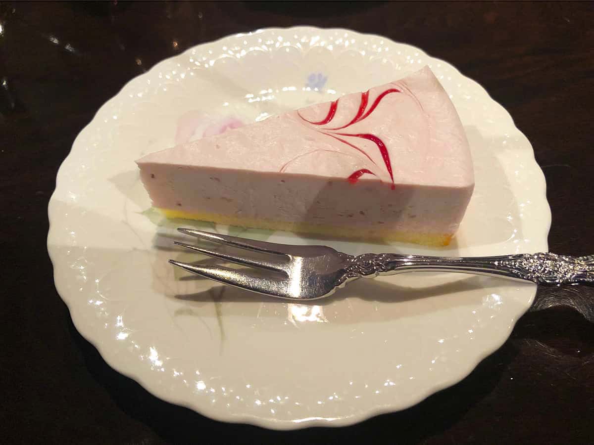 東京 池袋 皇琲亭|あまおうのレアチーズケーキ