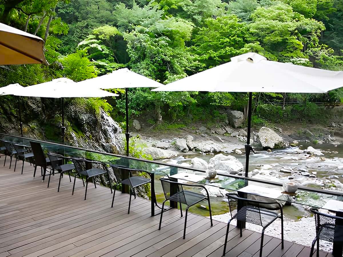 東京 秋川渓谷 黒茶屋|野外テラス 水の音(みずのね)
