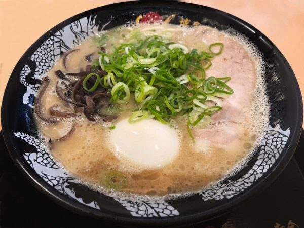 東京 立川 博多一幸舎 ららぽーと立川立飛店｜味玉ラーメン