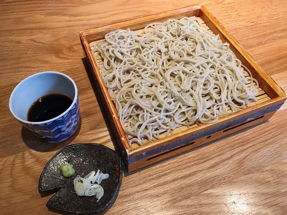 盛りが良い十割せいろ蕎麦|手打蕎麦 じゆうさん