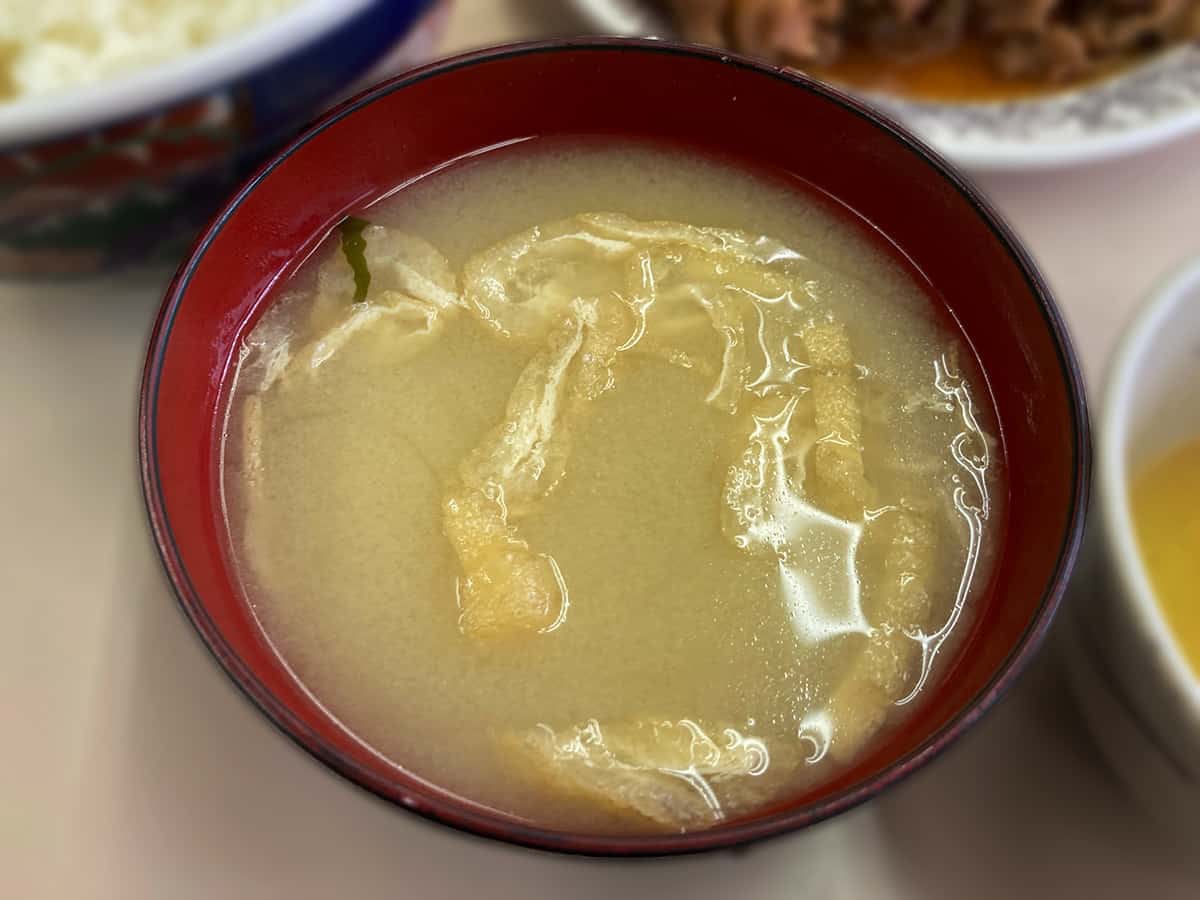 味噌汁|東京 秋葉原 牛丼専門サンボ