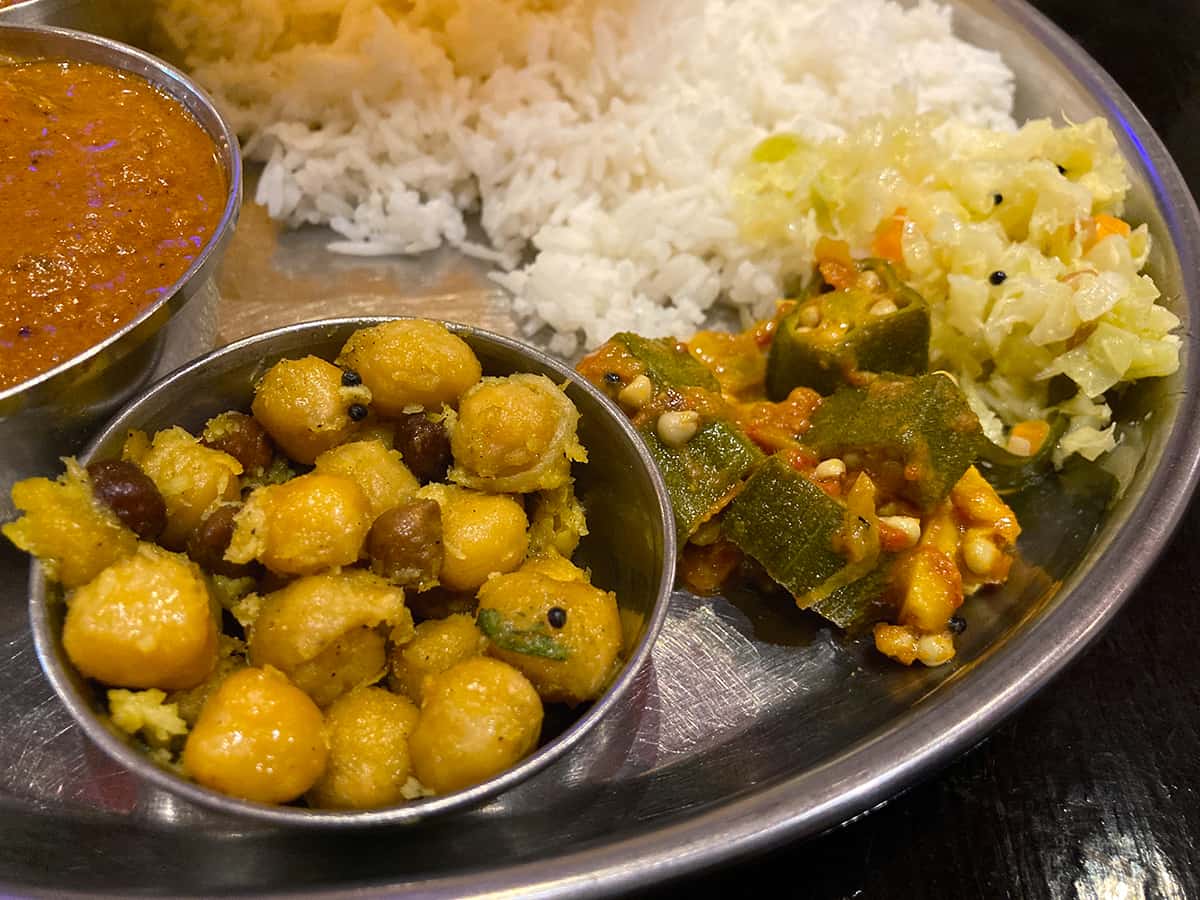 ひよこ豆とオクラ|群馬 前橋 インド食堂 チャラカラ