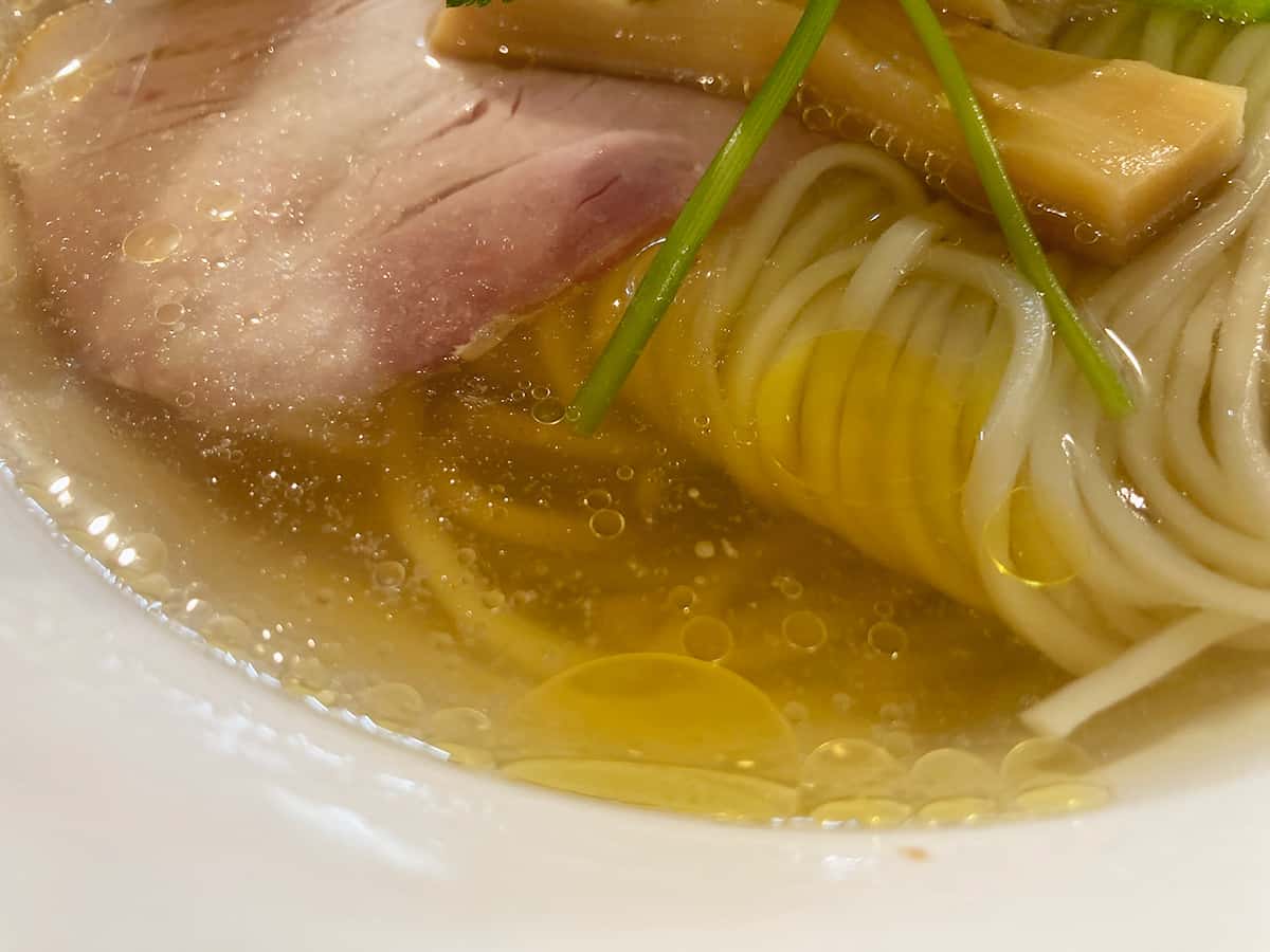 白醤油スープ|自家製麺 くろ松
