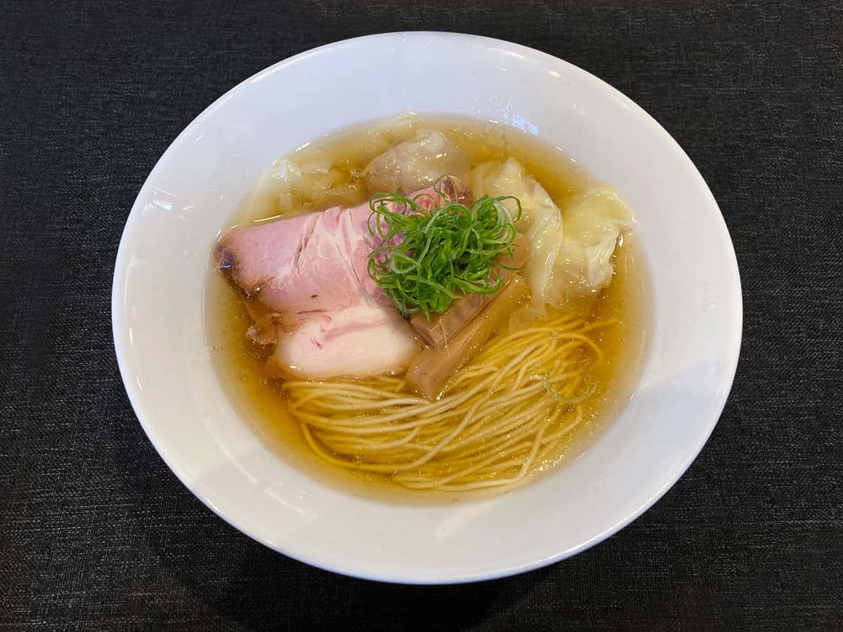 塩煮干しわんたんそば｜柴崎亭 つつじヶ丘本店