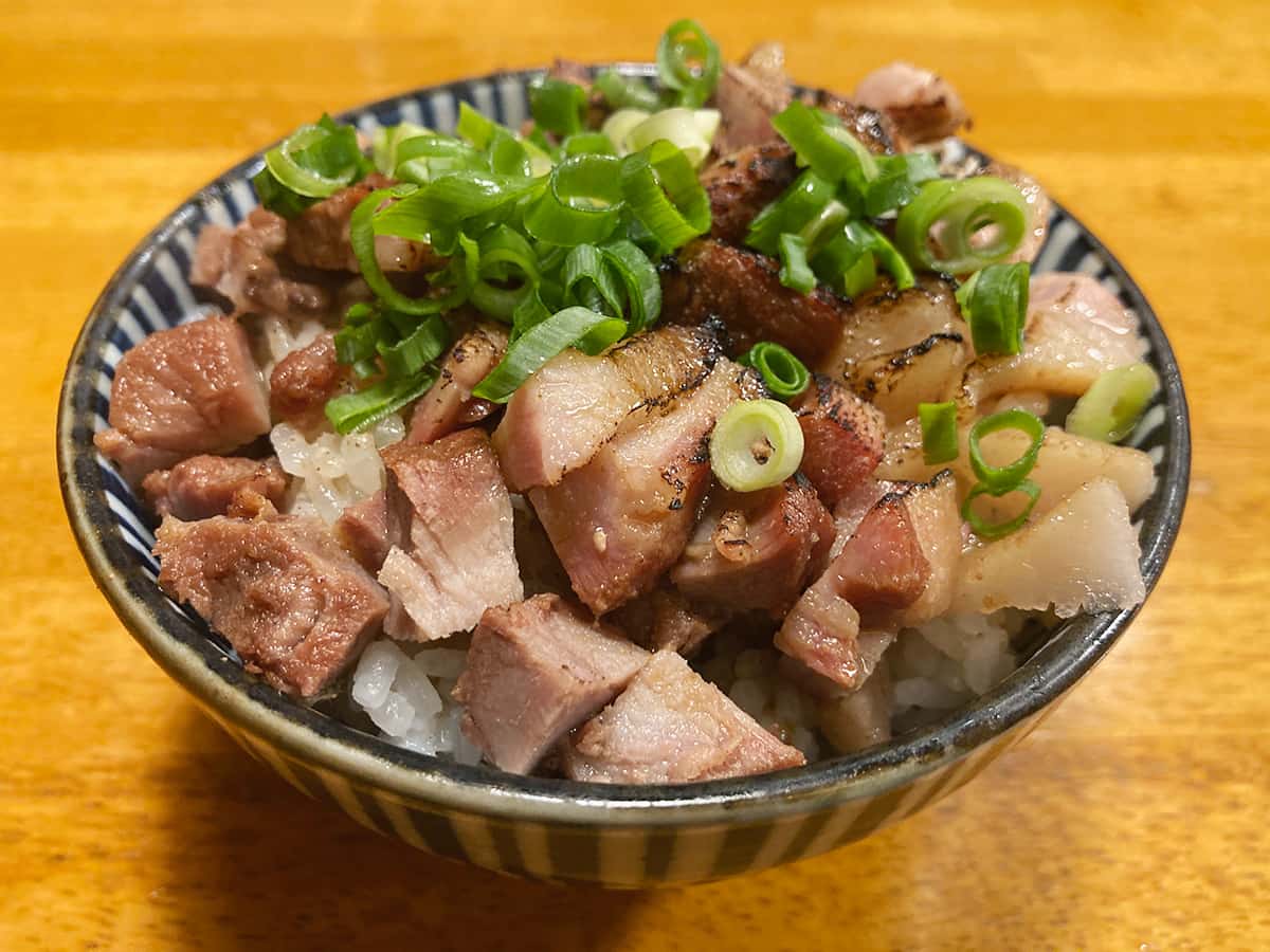 炙りチャーシュー丼|豚骨らーめん れん