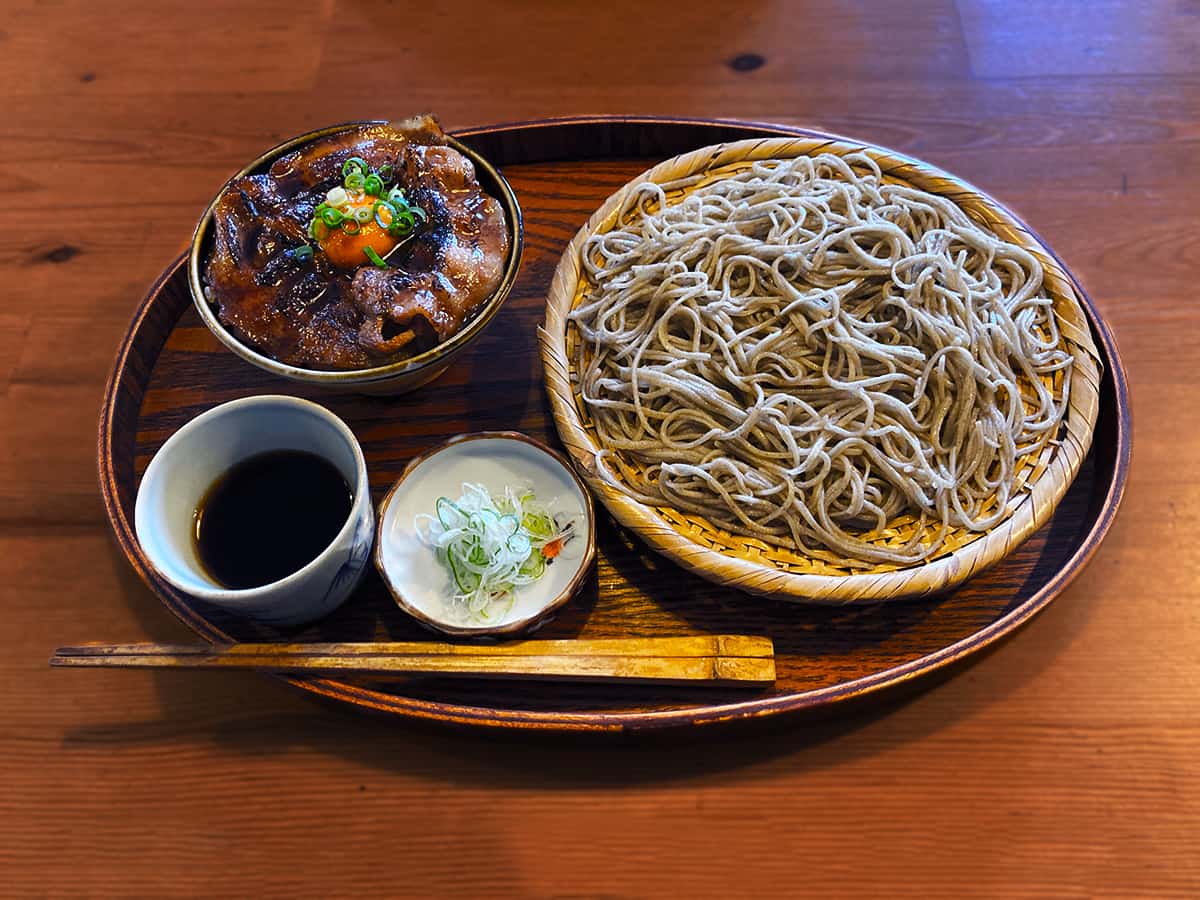 豚めし 手打ちそばセット|山雨堂