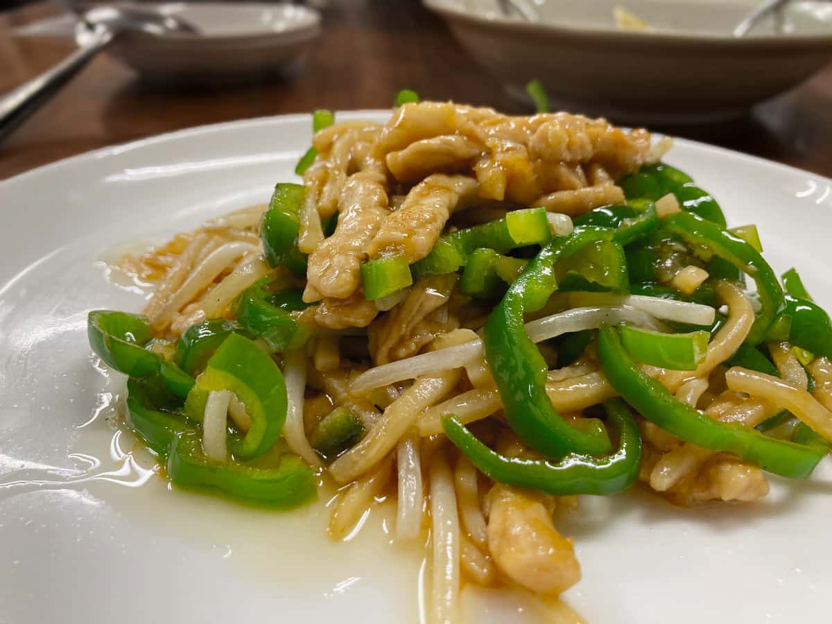 青椒肉絲(チンジャオロース)|川菜餐室 風の都