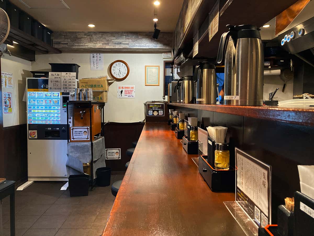 店内カウンター席|長男、ほそのたかし