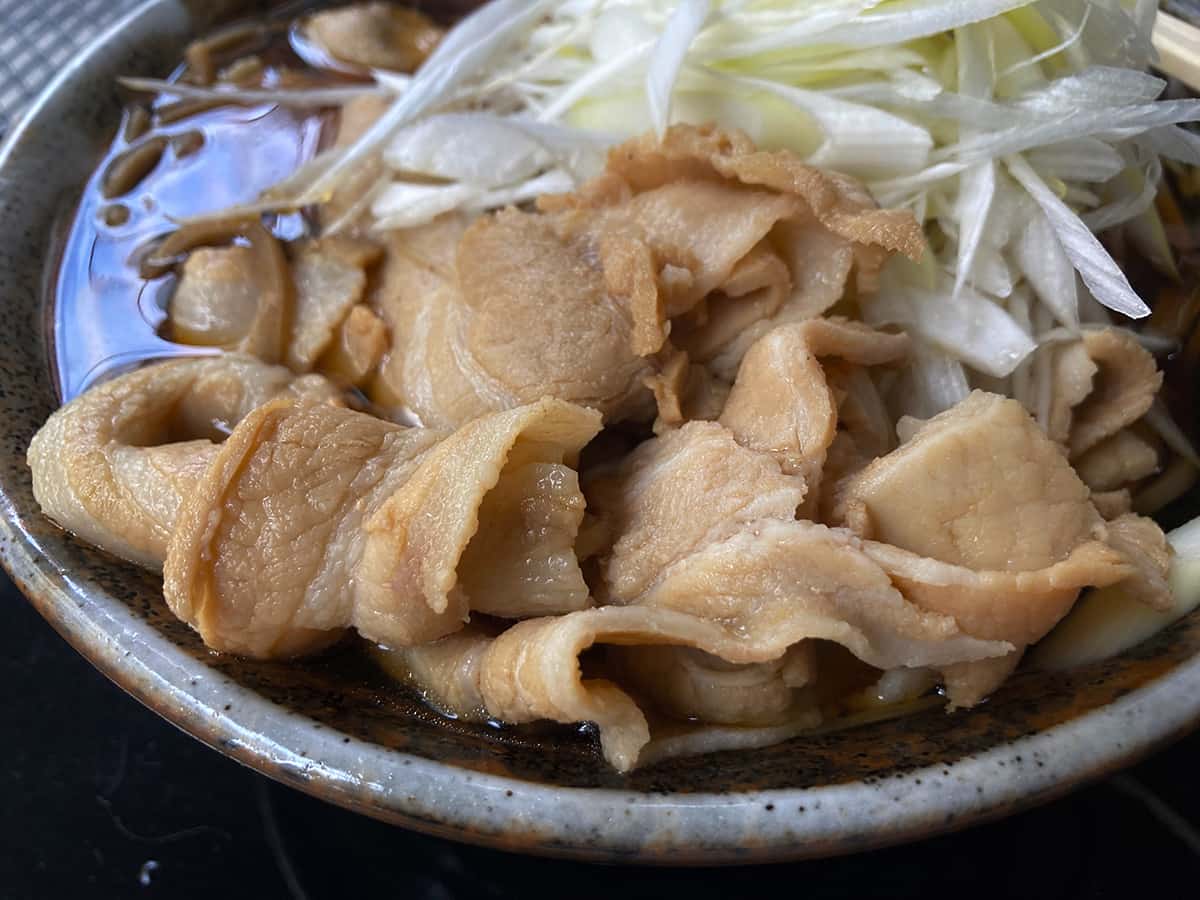 肉そばの豚肉|立ち食い肉そば・肉うどんのじろう