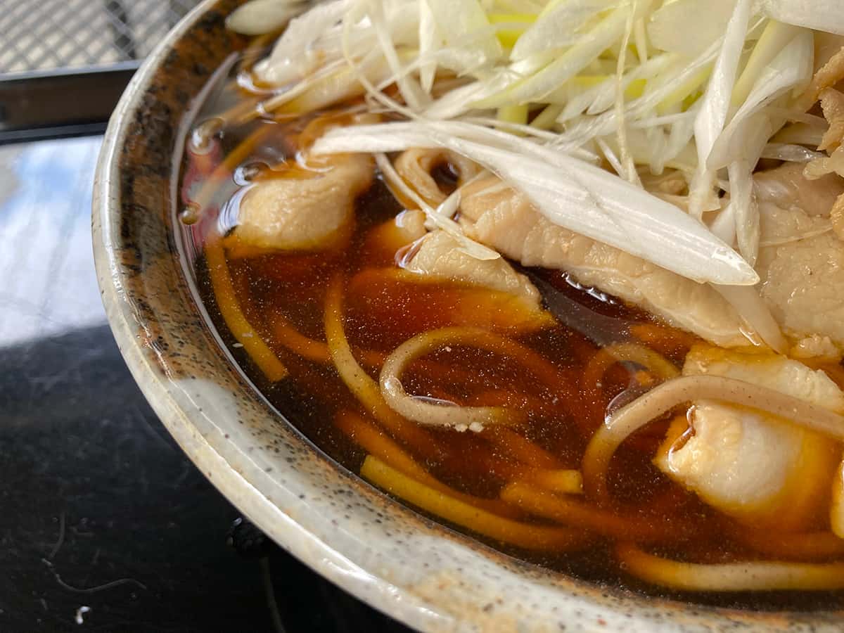 そば汁|立ち食い肉そば・肉うどんのじろう