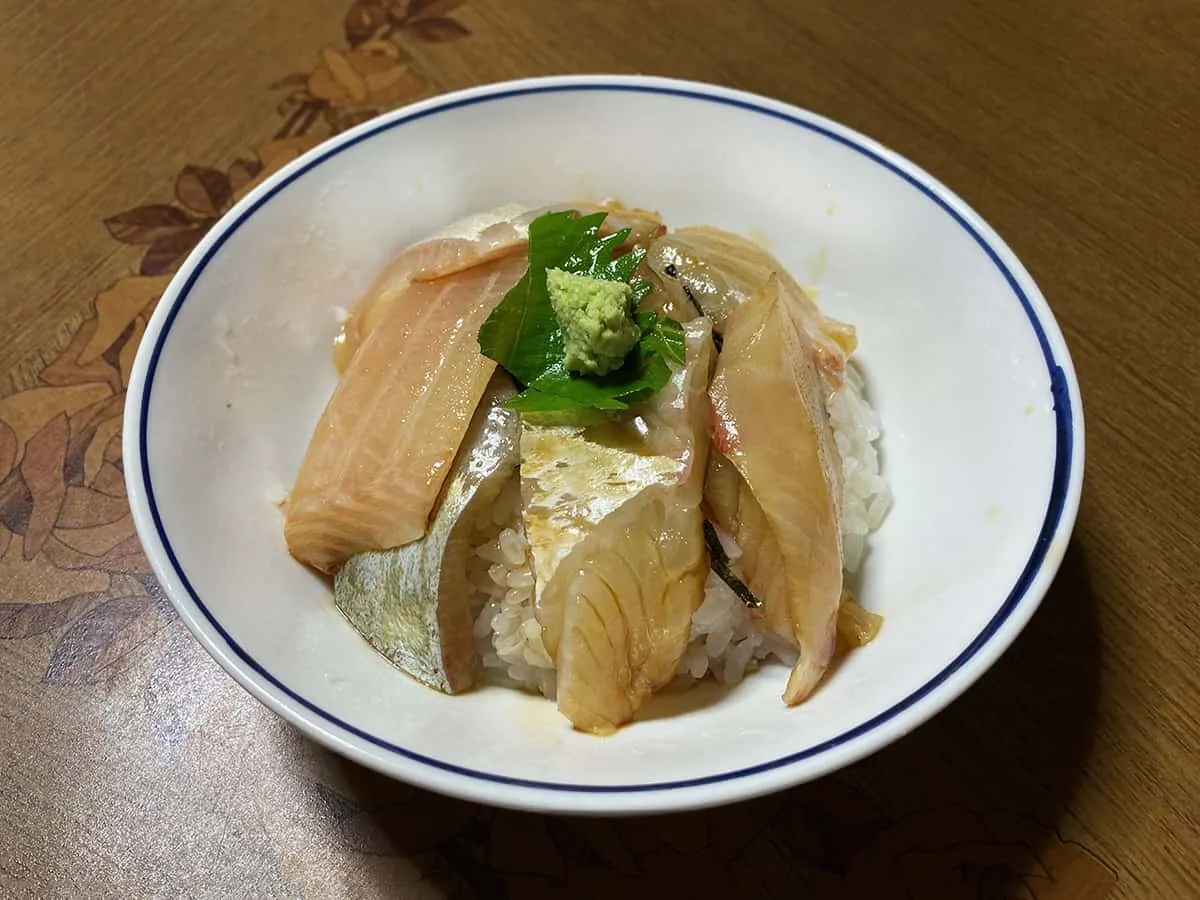 地魚漬け丼|漁師めしはまべ