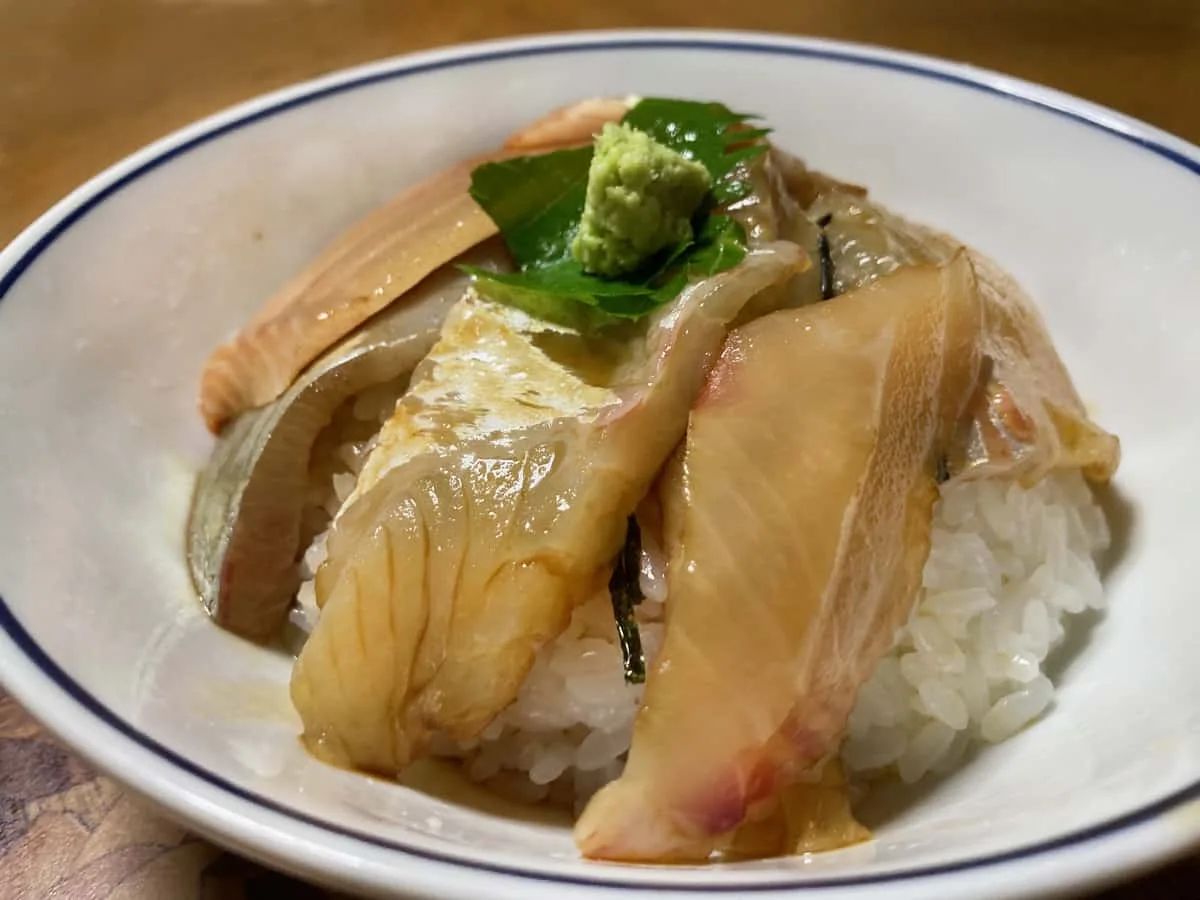 地魚漬け丼|漁師めしはまべ