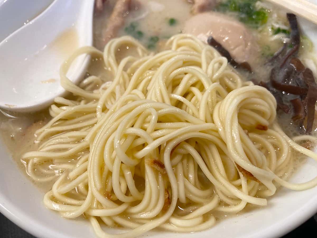 ラーメン麺|モツ煮専門店 王里