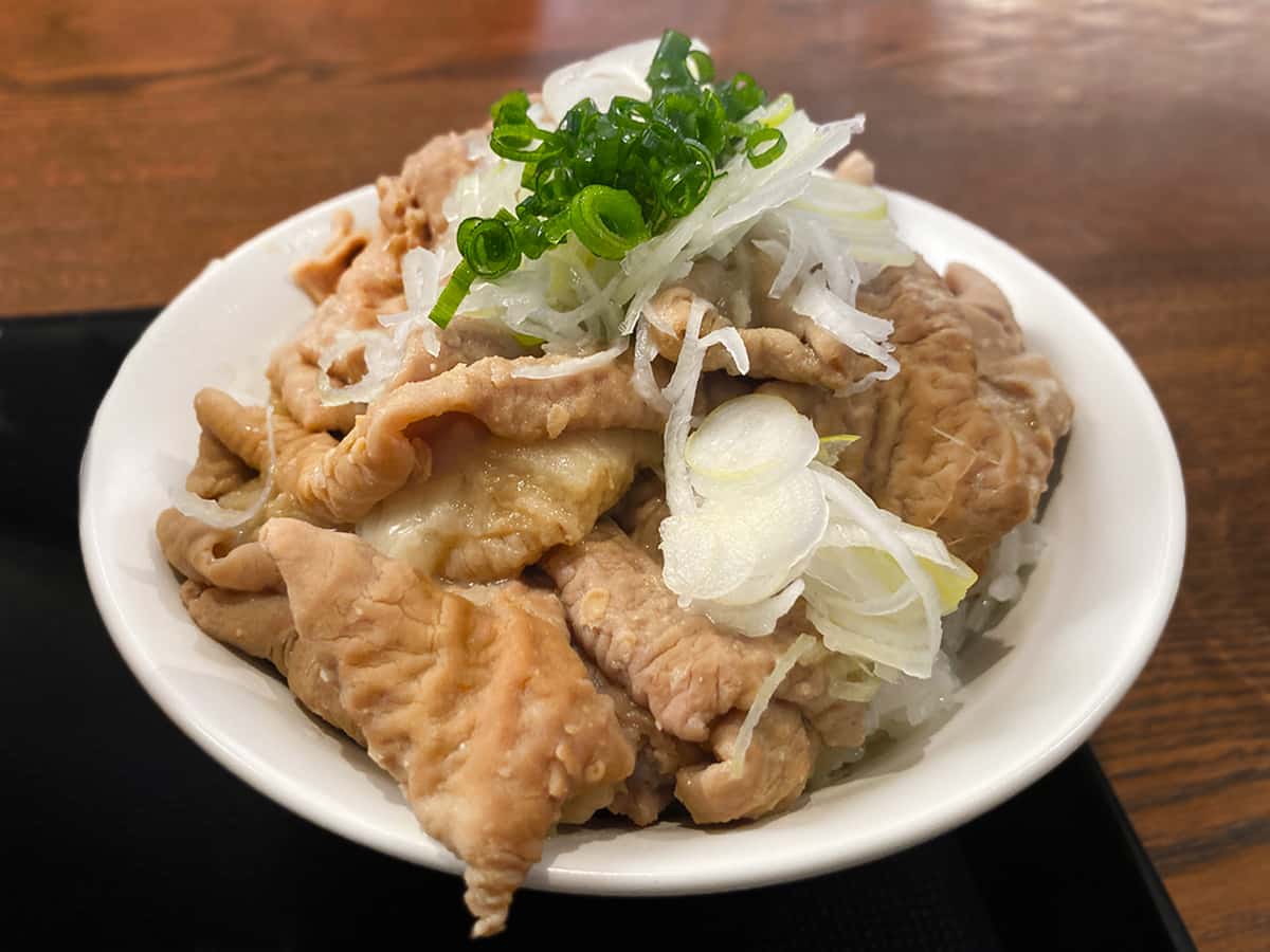 ミニもつ煮丼|モツ煮専門店 王里