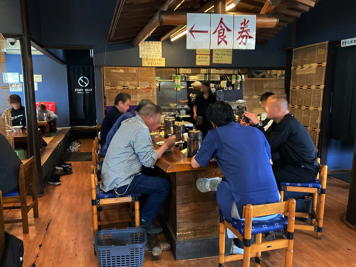 店内の様子|熊本らーめん育元 滑川本店