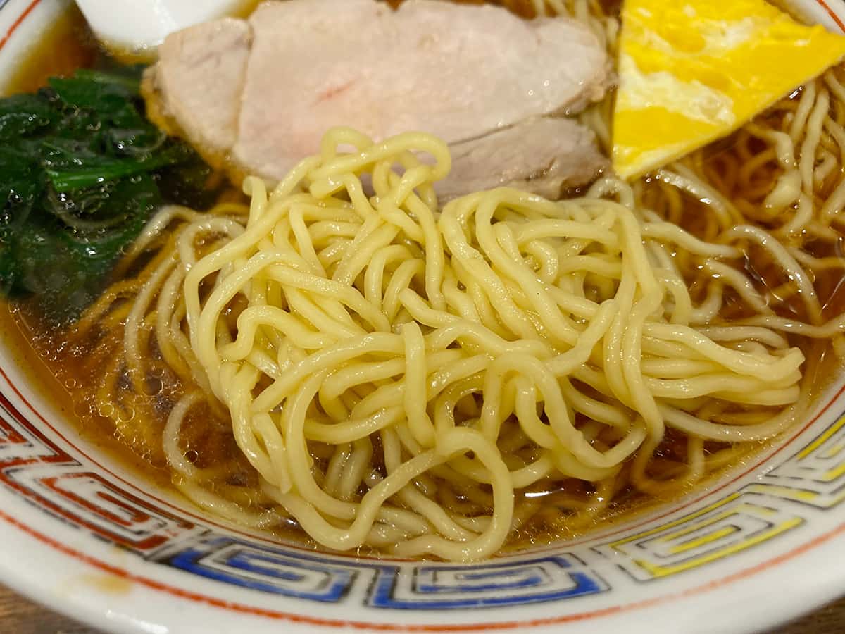 ラーメンの麺|中華そば 萬福