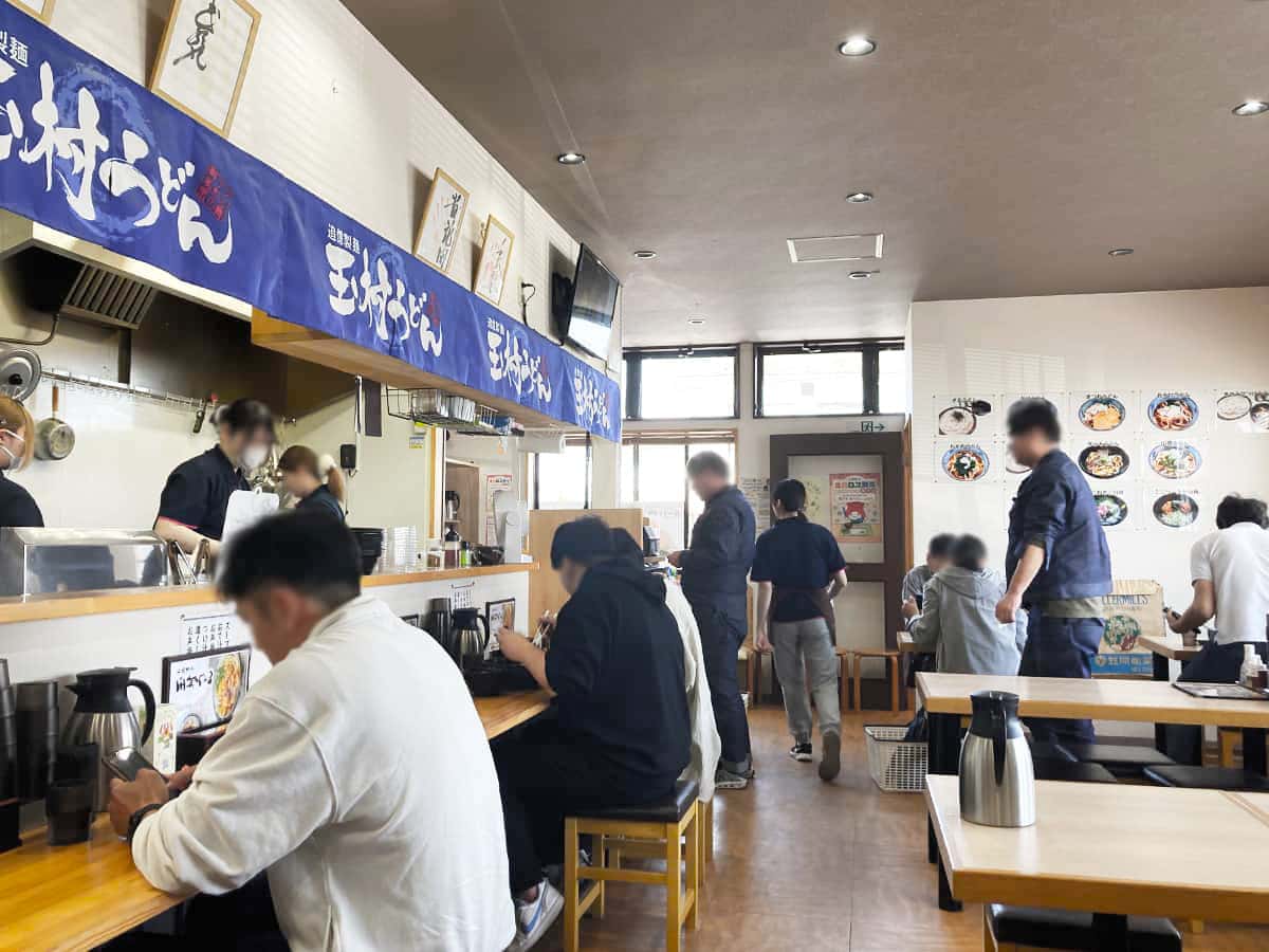店内カウンター・テーブル席|追憶製麺 玉村うどん