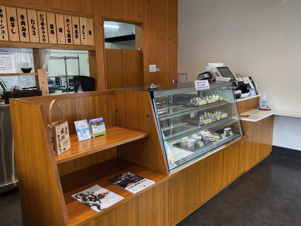 店内|うおぬま倉友農園 おにぎり屋