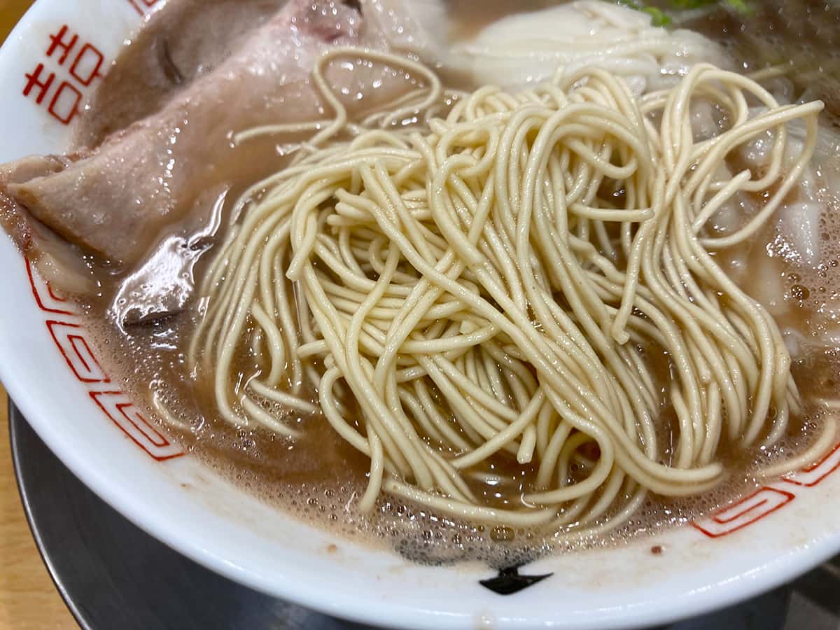 トリオ製麺の低加水麺|博多ラーメン和