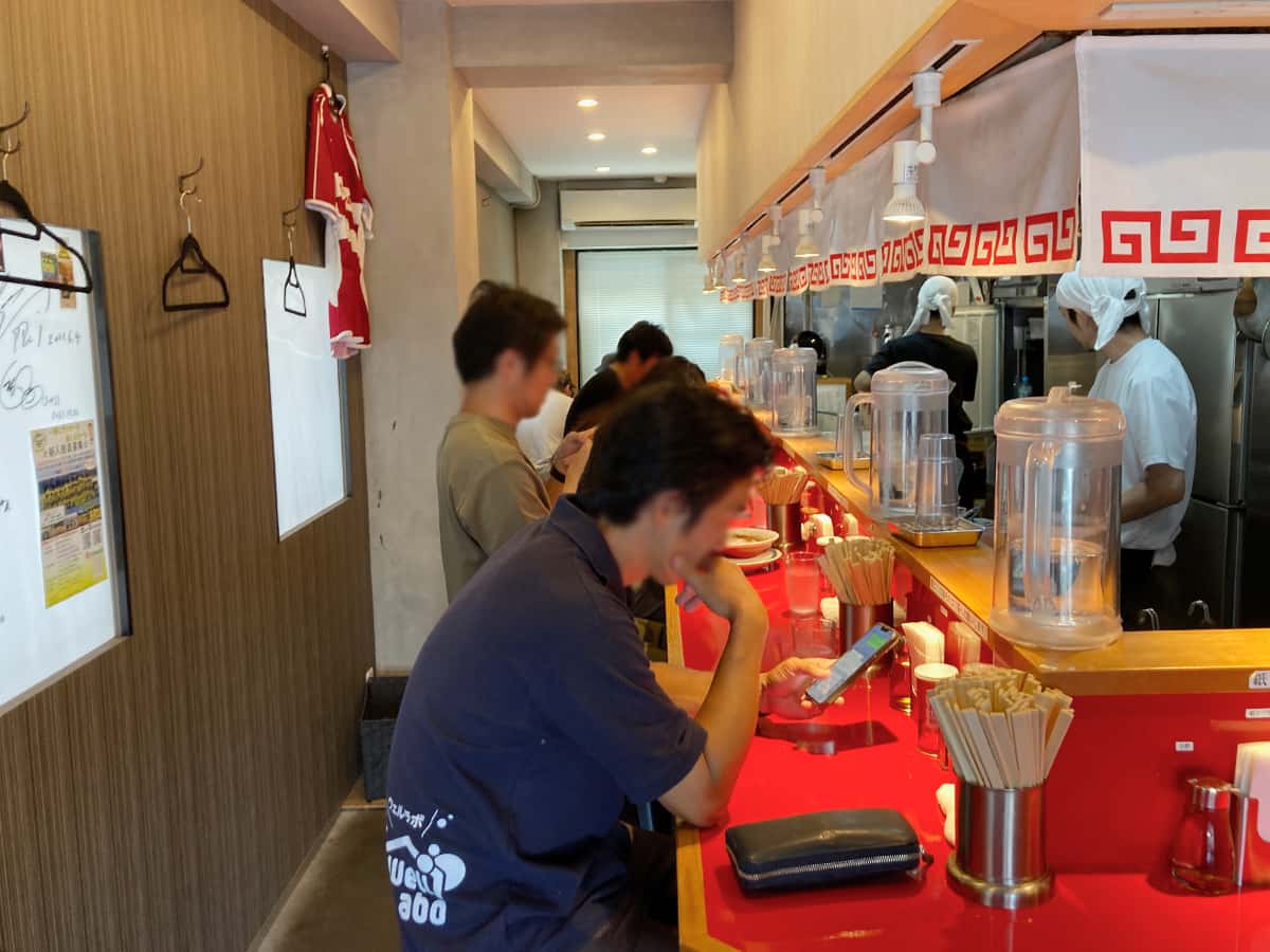 店内カウンター席|マルフル食堂