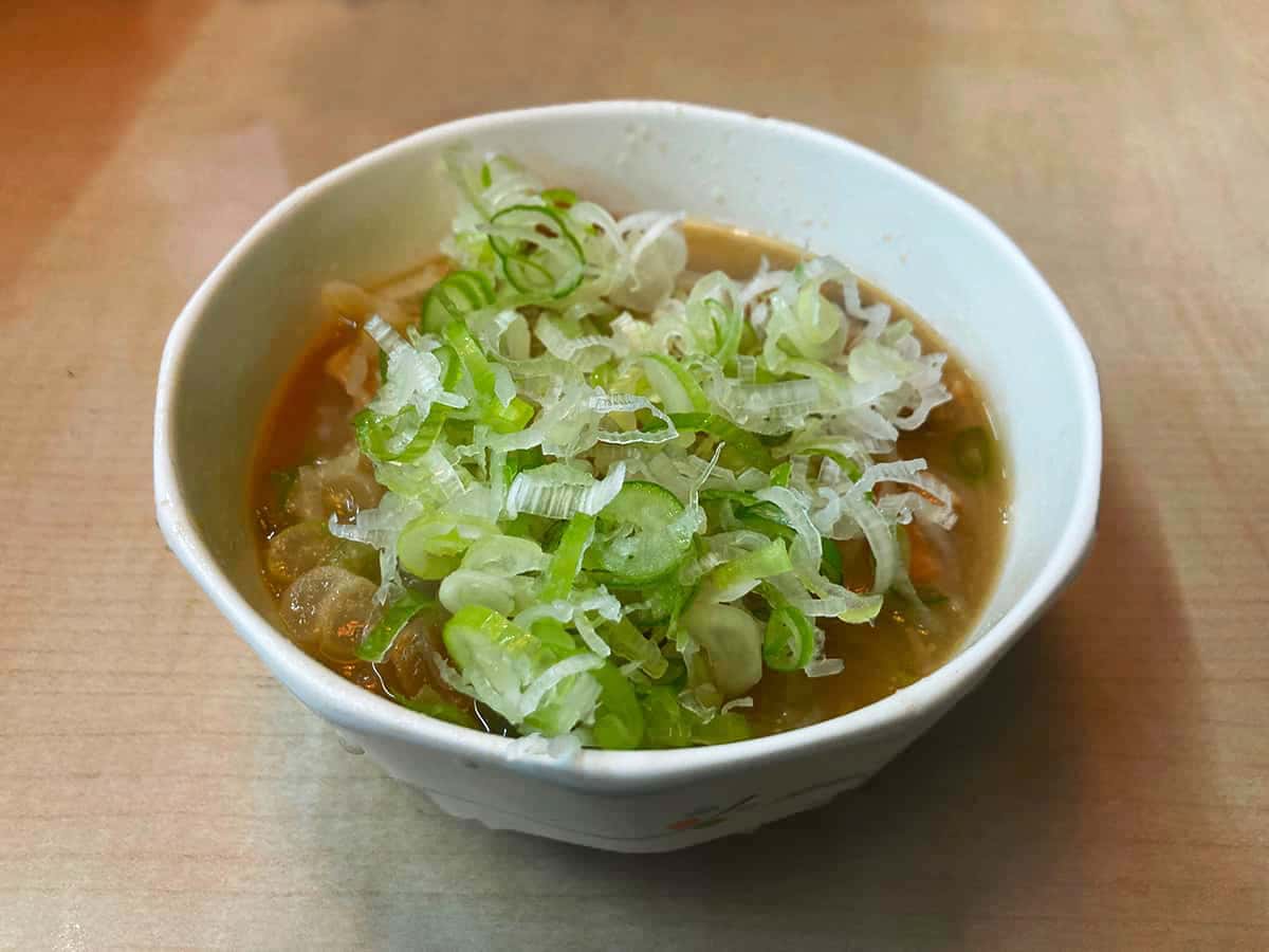 牛もつ煮込み|もつやき 登運とん