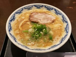 博多らあめん｜博多麺房 赤のれん 丸ビル店