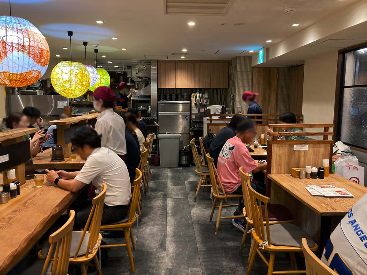 店内のようす|難波千日前 釜たけうどん 八重洲北口店