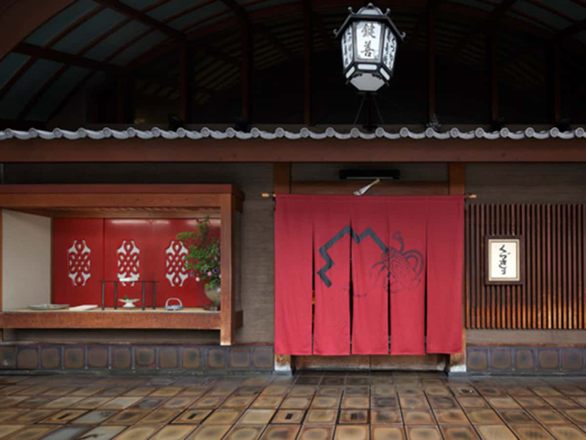 鍵善良房 四条本店|隣の国のグルメイト 出張グルメ対決