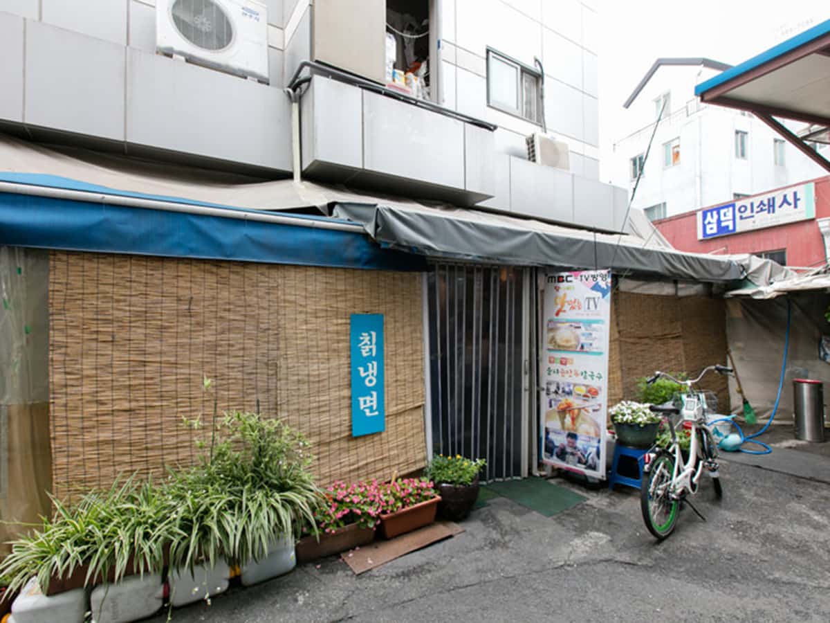 乙支ソンマンドゥカルグクス|隣の国のグルメイト