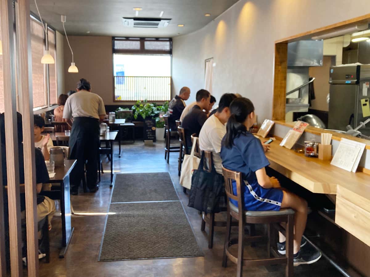 店内の様子|らーめん はんぐり〜