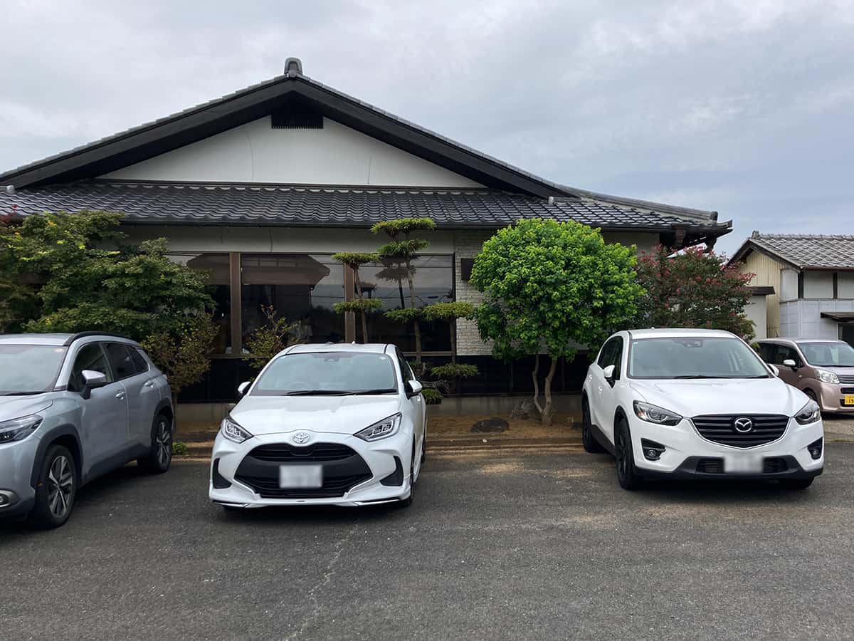 店舗駐車場|村屋東亭