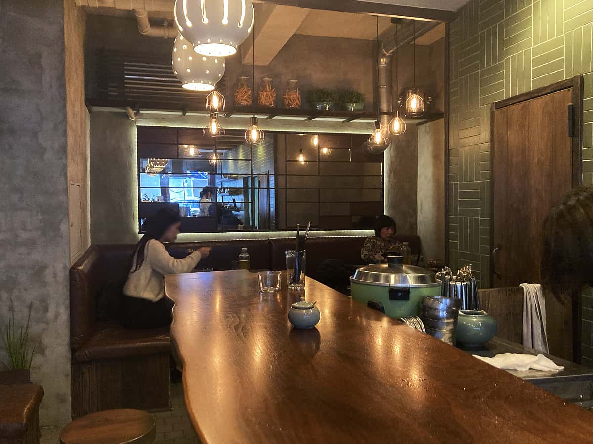 店内カウンター席|たらちゃん