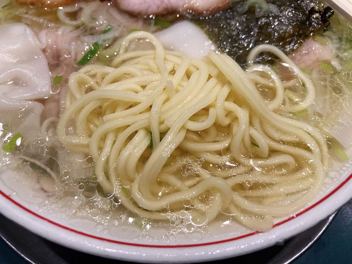 ラーメンの麺|本郷苑