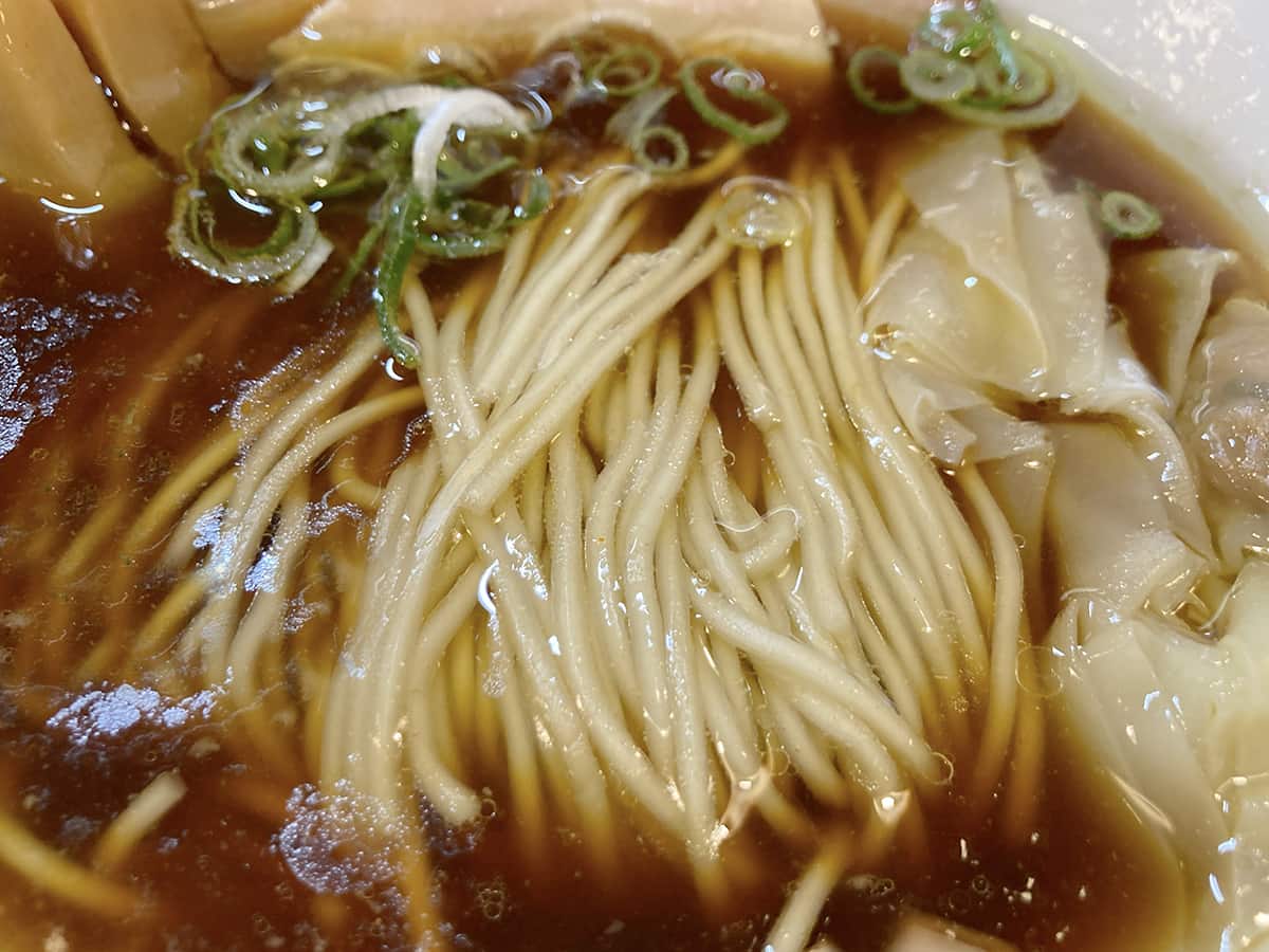 ラーメンの麺|ramen rise niji(ラーメンライズニジ)