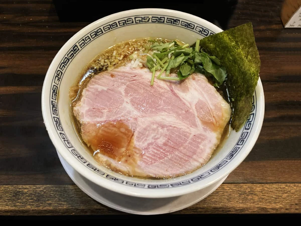 【ラーメン 稲荷屋】和とフレンチが融合する、稲荷町の実力派ラーメン専門店