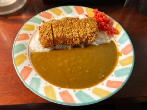 懐かしい趣のとんかつカレー｜有楽町 ふくてい カレー専門店