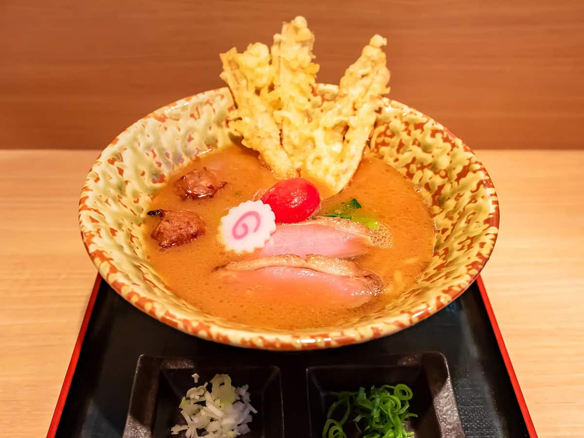 鶏の味をたっぷり含んだラーメン|銀座鴨そば 九代目けいすけ 銀座店